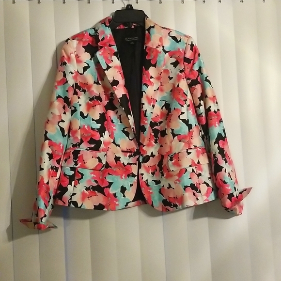 Blazer - Picture 1 of 1